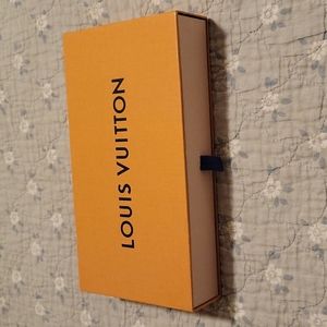 Lous Vuitton wallet box